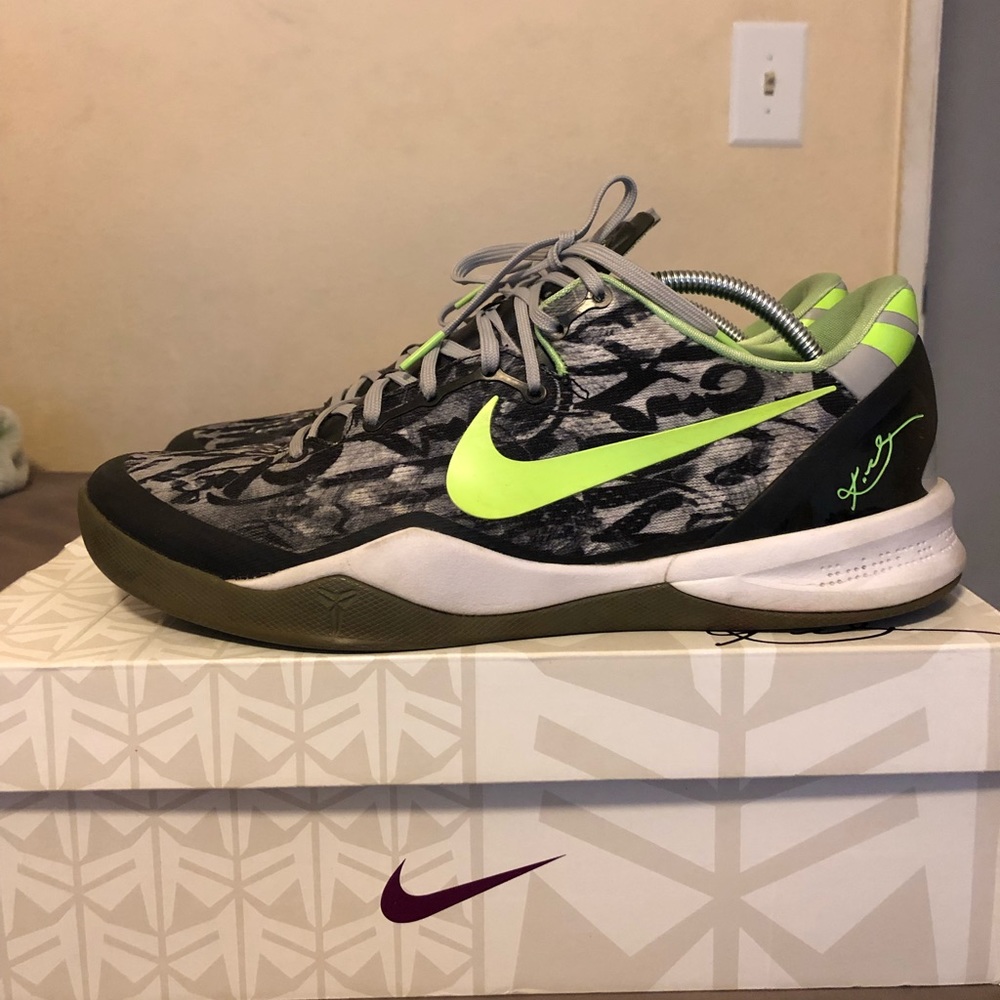 Kobe 8: Graffiti